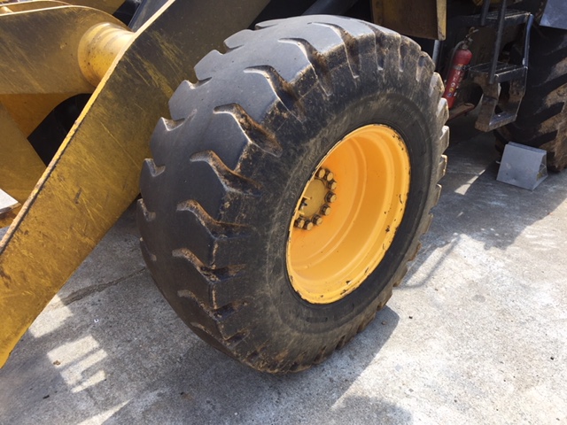 Komatsu WA100-6 - Image 6