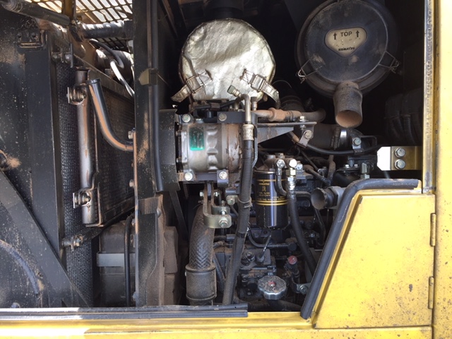 Komatsu WA100-6 - Image 9