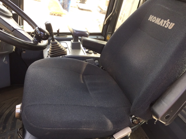 Komatsu WA100-6 - Image 13