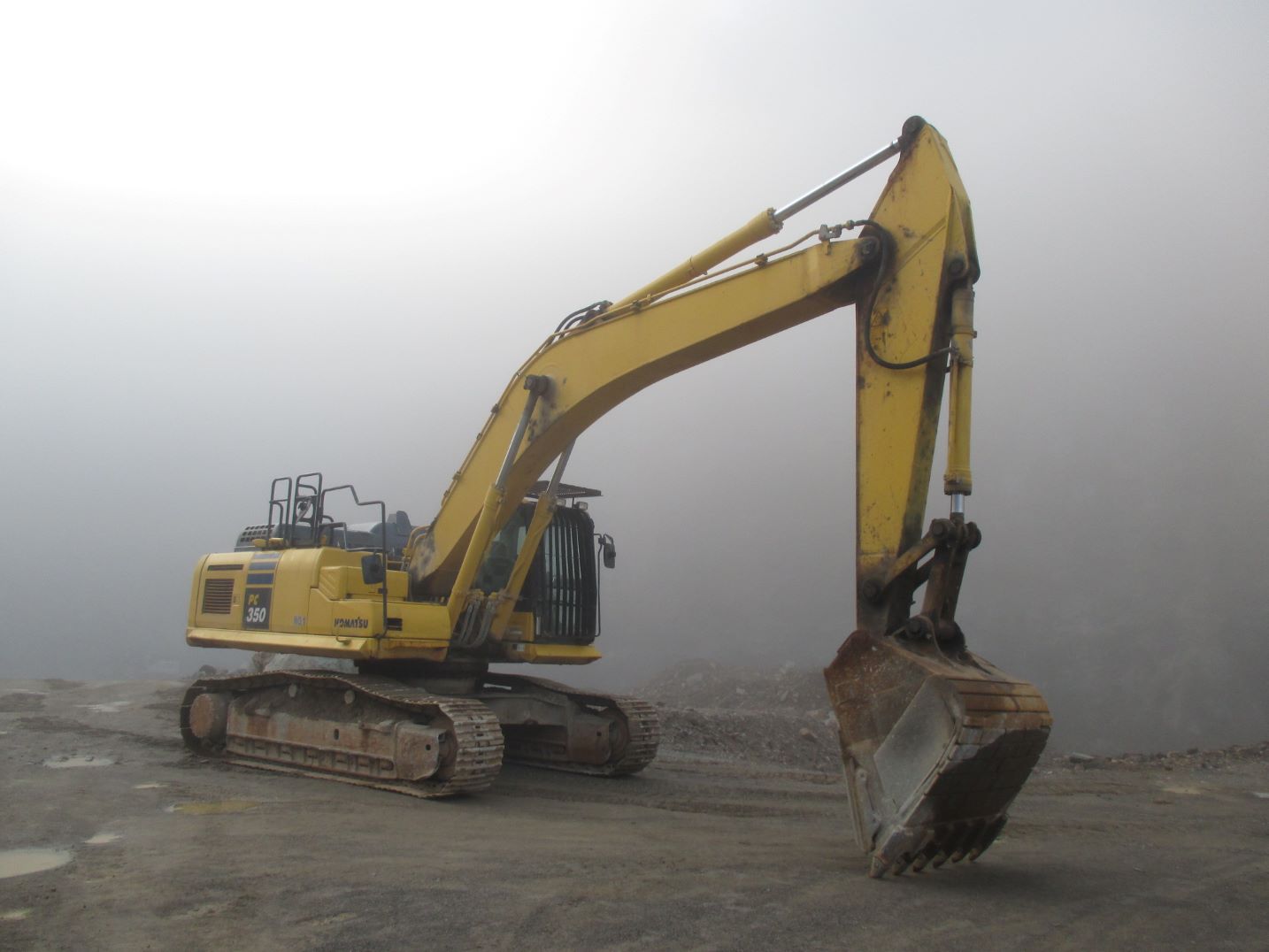 Komatsu PC350-11 - Image 4