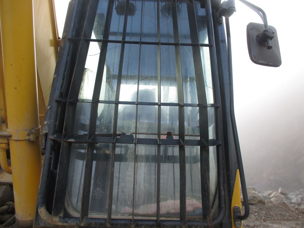 Komatsu PC350-11 - Image 24