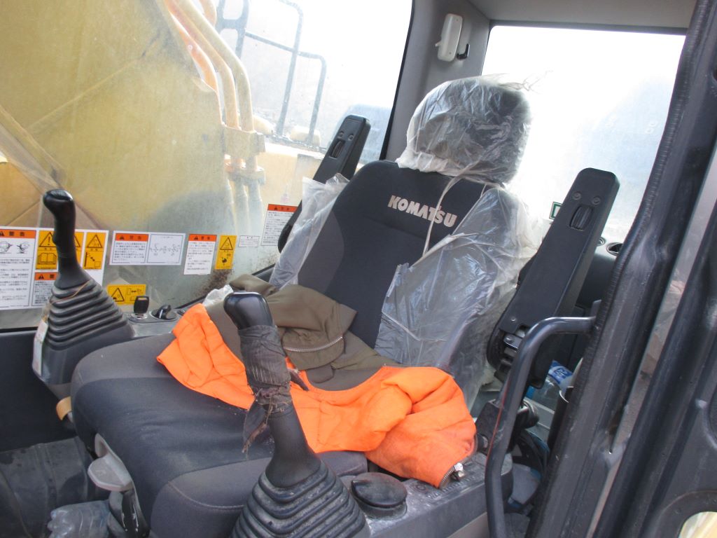 Komatsu PC350-11 - Image 25