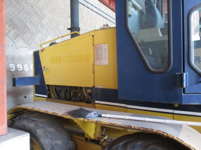 Komatsu GD405A-2 - Image 4
