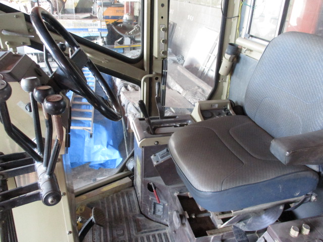 Komatsu GD405A-2 - Image 11