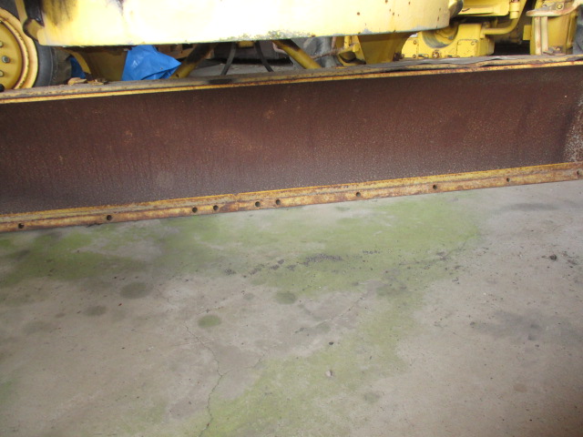 Komatsu GD405A-2 - Image 20