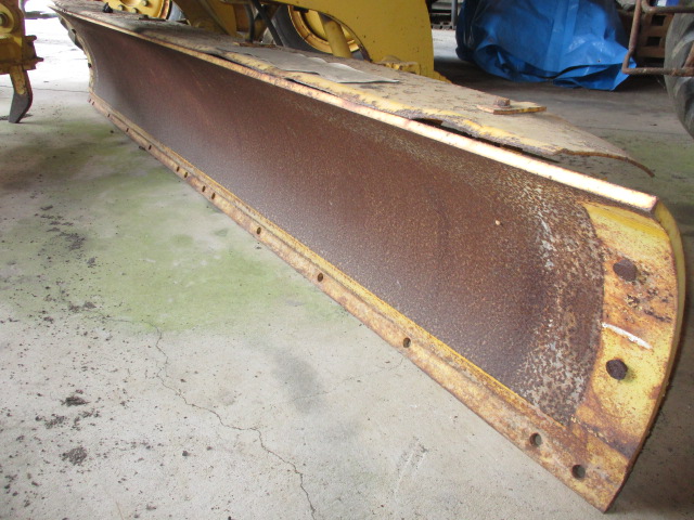 Komatsu GD405A-2 - Image 21