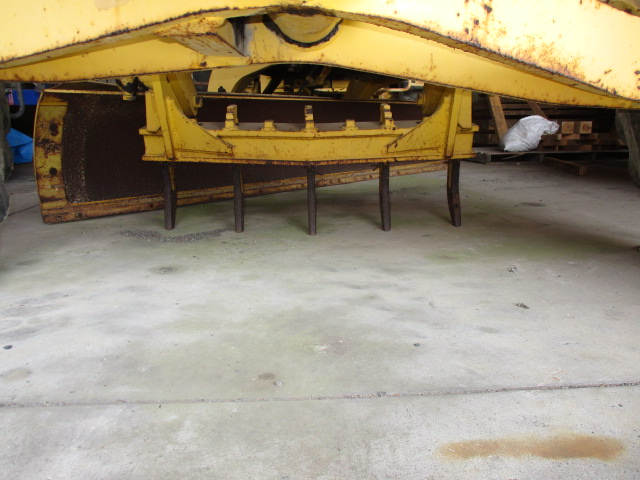 Komatsu GD405A-2 - Image 27